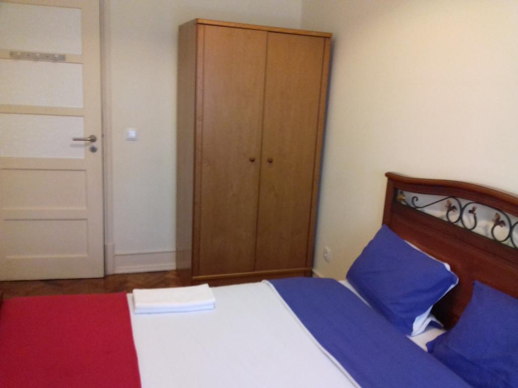Voyage 2* Lissabon